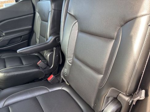 Certified 2019 GMC Acadia SLT image 19