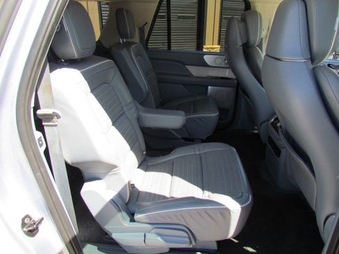 Used 2019 Lincoln Navigator L Black Label w/ Cargo Package AWD/4WD image 17