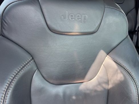 Used 2016 Jeep Cherokee Limited image 36
