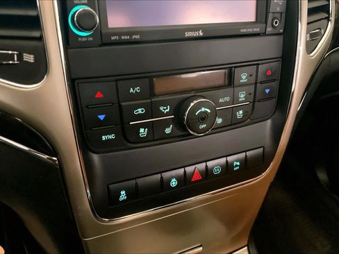 Used 2011 Jeep Grand Cherokee Overland Summit AWD/4WD image 34