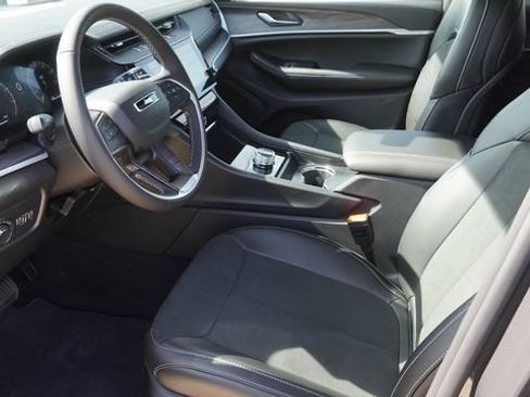 New 2026 Jeep Grand Cherokee Altitude RWD image 18