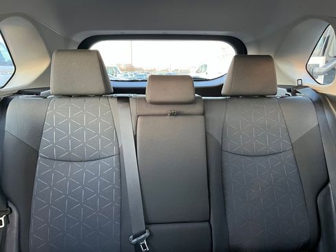 Used 2025 Toyota RAV4 XLE image 37