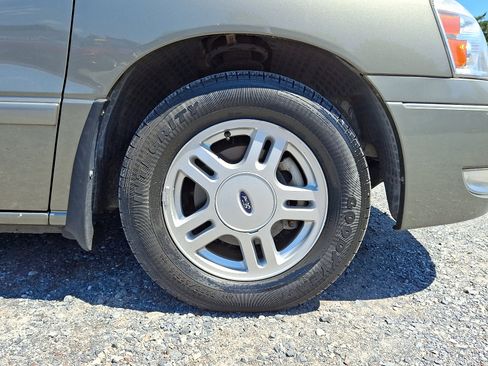 Used 2004 Ford Freestar SEL image 9