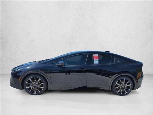 Used 2025 Toyota Prius Plug-In Hybrid w/ Limited Premium Package FWD image 5