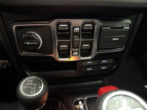 New 2026 Jeep Gladiator Mojave AWD/4WD image 19