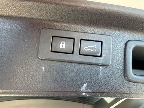 Used 2022 Subaru Forester Premium image 8