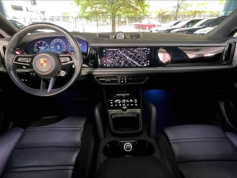 Used 2024 Porsche Cayenne image 15