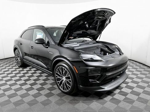 New 2025 Porsche Macan 4S Electric image 40