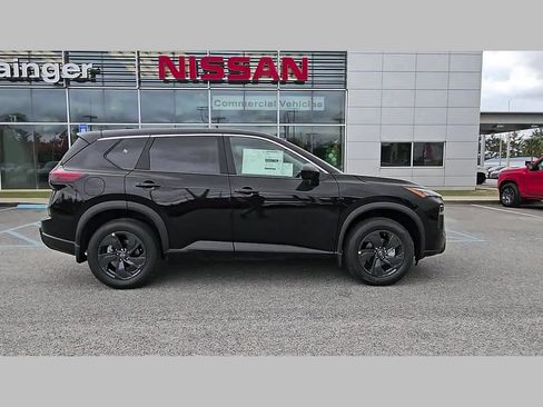New 2026 Nissan Rogue SV FWD image 32