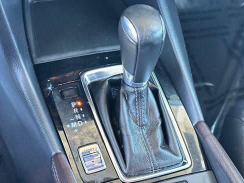 Used 2018 MAZDA MAZDA3 Touring image 22