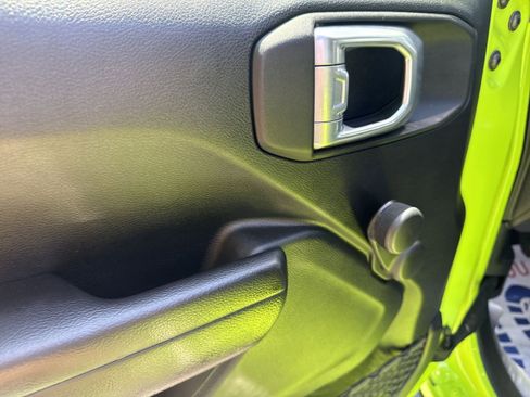 Used 2021 Jeep Wrangler Sport AWD/4WD image 14
