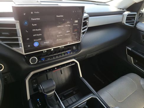 Used 2022 Toyota Tundra Limited image 3