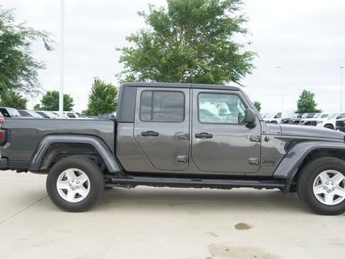 Used 2021 Jeep Gladiator Sport AWD/4WD image 10