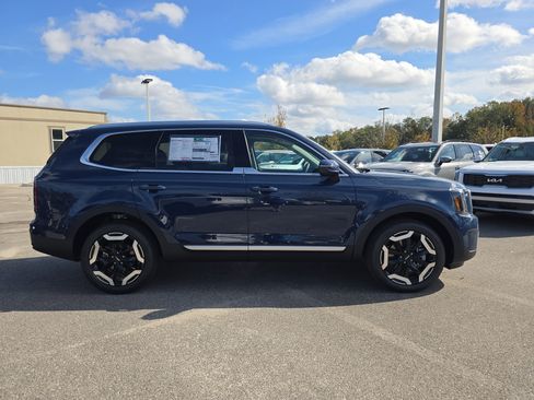 New 2025 Kia Telluride EX image 9