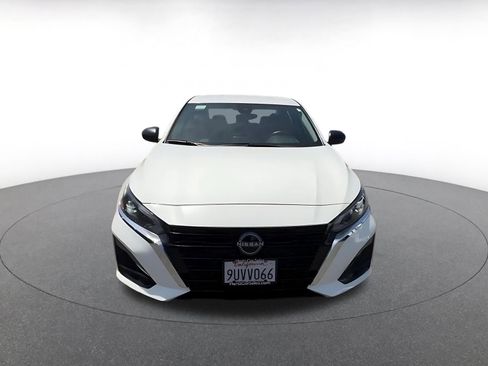 Used 2025 Nissan Altima 2.5 SV FWD image 4