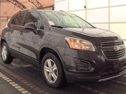 Used 2016 Chevrolet Trax LT w/ LT Sun and Sound Package image 3