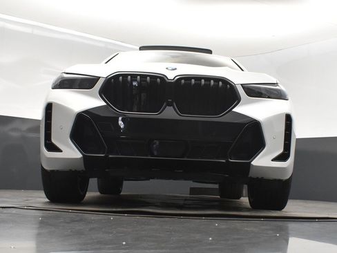 New 2026 BMW X6 xDrive40i w/ Climate Comfort Package image 45