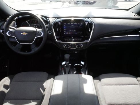 Used 2023 Chevrolet Traverse LT FWD image 10