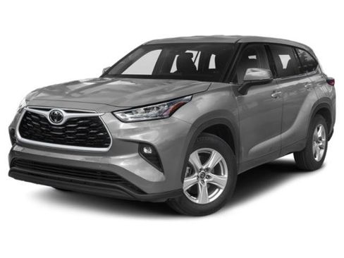 Used 2021 Toyota Highlander L FWD image 1