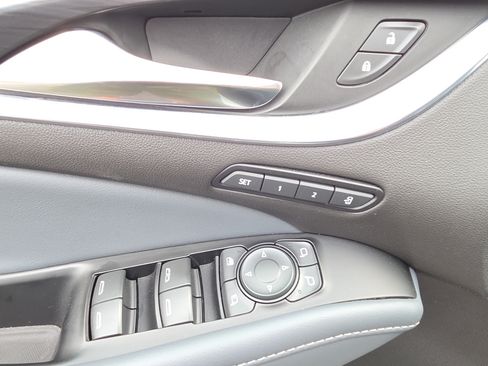 Used 2024 Buick Enclave Premium AWD/4WD image 29