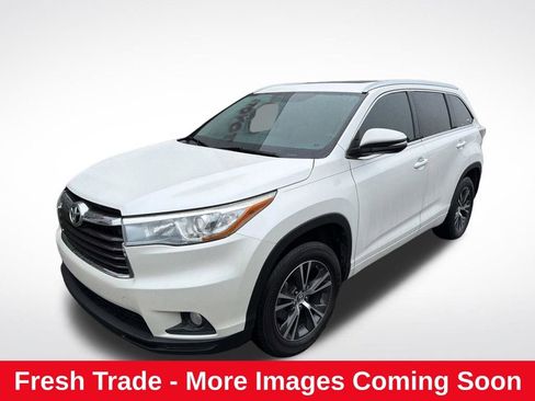 Used 2016 Toyota Highlander XLE FWD image 1