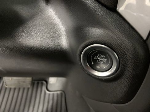 Used 2025 GMC Sierra 1500 Pro w/ Convenience Package image 29