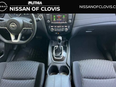 Used 2018 Nissan Rogue SV w/ Premium Package FWD image 1