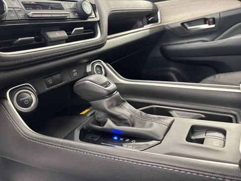 Used 2024 Toyota Grand Highlander AWD Hybrid image 20