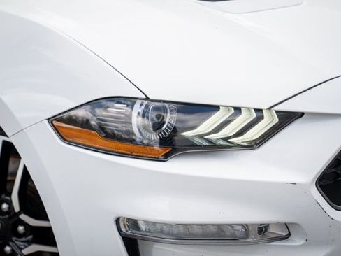 Used 2018 Ford Mustang Premium RWD image 8