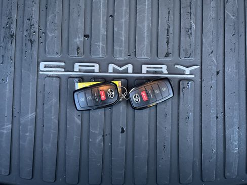 Used 2025 Toyota Camry XLE image 31