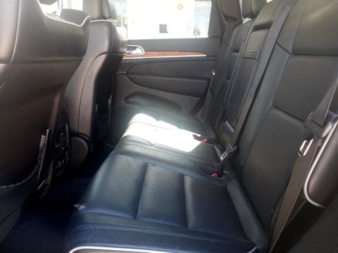 Used 2012 Jeep Grand Cherokee Overland image 16