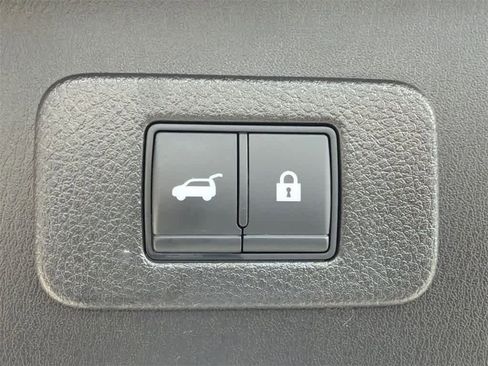 Used 2022 Nissan Armada SV w/ SV Appearance Package image 17