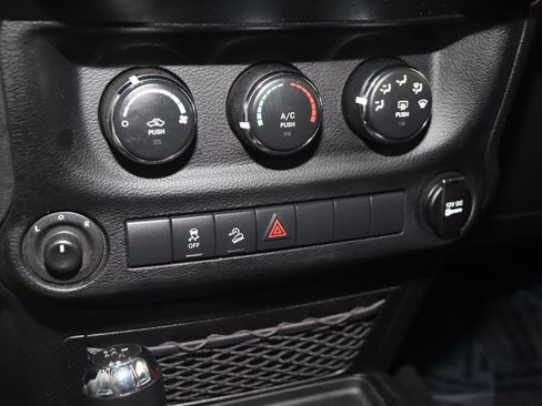Used 2017 Jeep Wrangler Unlimited Sport w/ Quick Order Package 24S AWD/4WD image 23