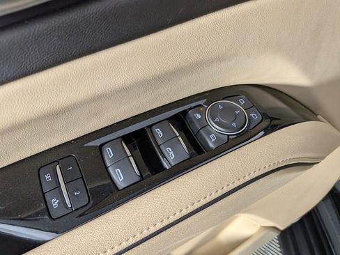 Certified 2023 Cadillac Escalade ESV Premium Luxury image 16