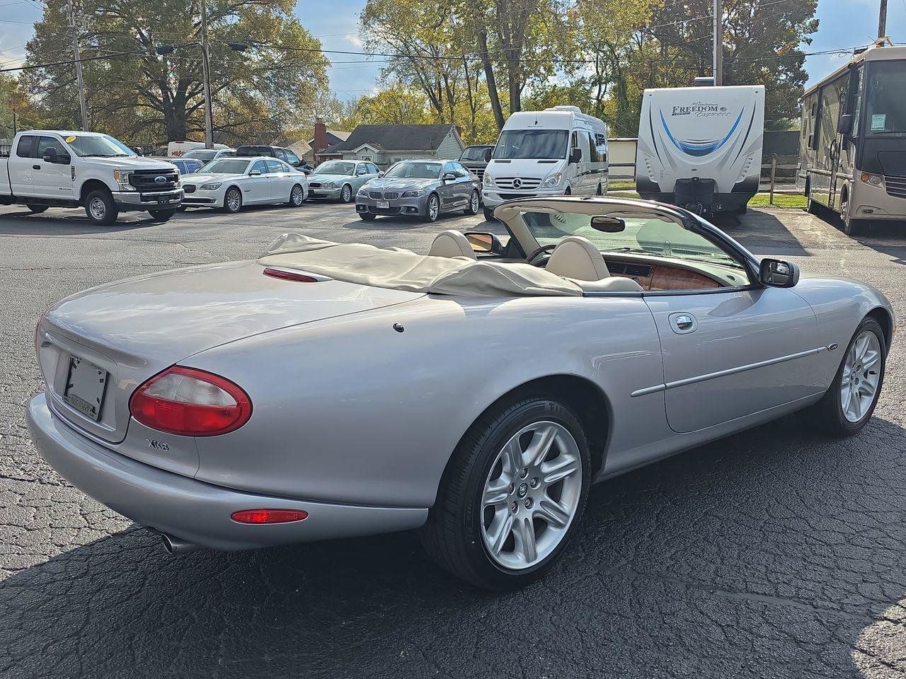 Used 2000 Jaguar XK8 Convertible RWD image 2