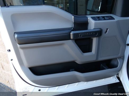 Used 2015 Ford F150 XLT AWD/4WD image 21