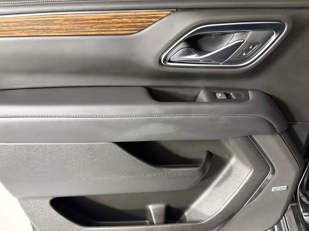Used 2024 Chevrolet Suburban High Country AWD/4WD image 38