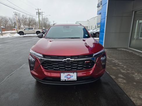 Used 2025 Chevrolet Trax RS w/ Sunroof Package image 4