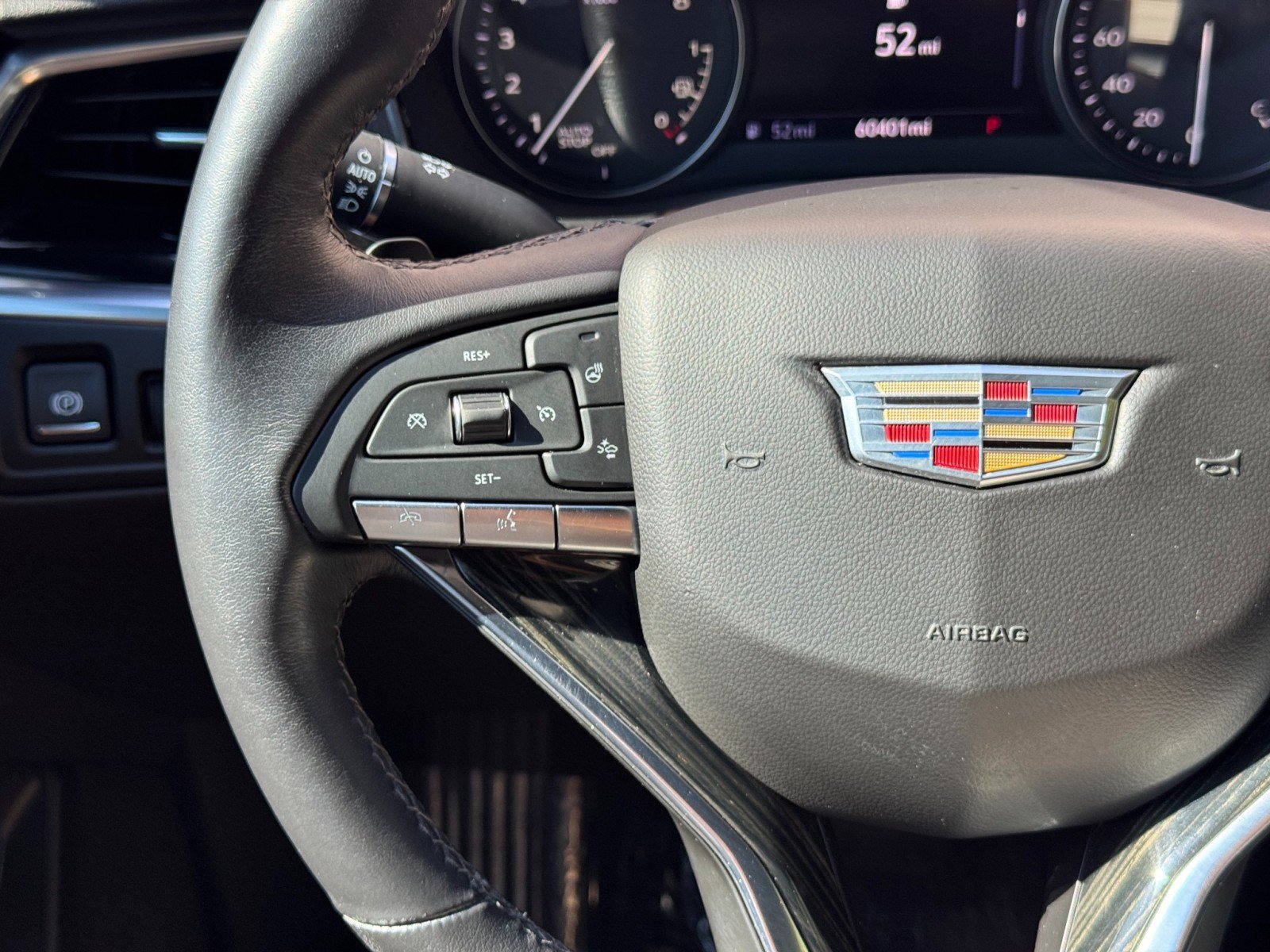 Used 2022 Cadillac XT6 Premium Luxury w/ Technology Package FWD image 22