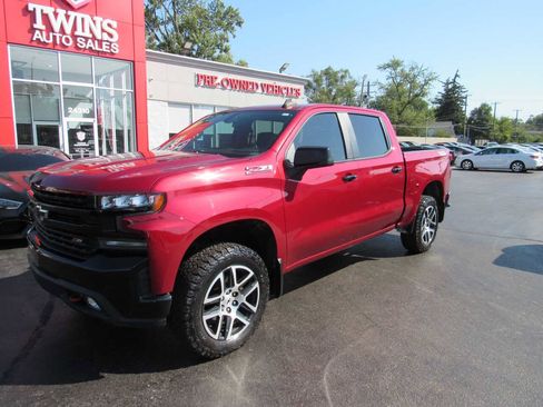 Used 2019 Chevrolet Silverado 1500 LT Trail Boss image 2