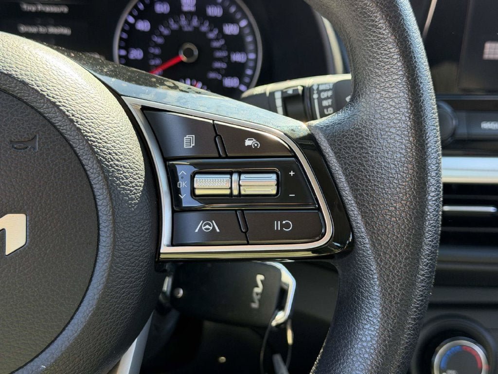 Used 2024 Kia Forte LXS FWD image 19