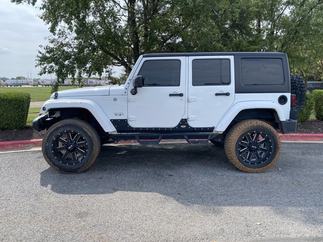 Used 2017 Jeep Wrangler Unlimited Sahara AWD/4WD image 7