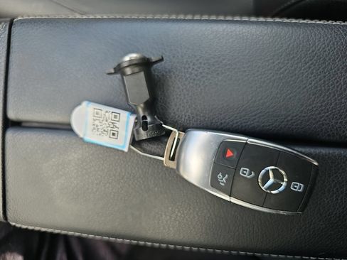 Used 2023 Mercedes-Benz GLB 250 w/ Premium Package image 35