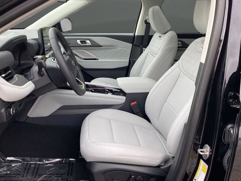 New 2026 Ford Explorer Platinum w/ LUX Leather Package AWD/4WD image 9