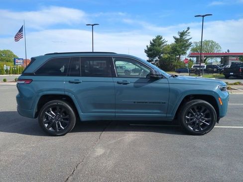 New 2026 Jeep Grand Cherokee Limited image 3