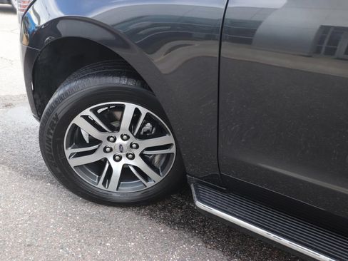 Used 2023 Ford Expedition Max XLT RWD image 3