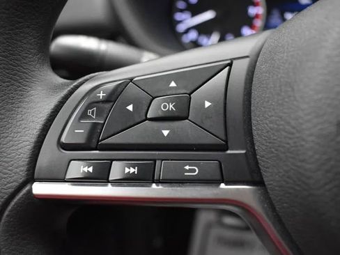 Used 2025 Nissan Sentra SV image 23