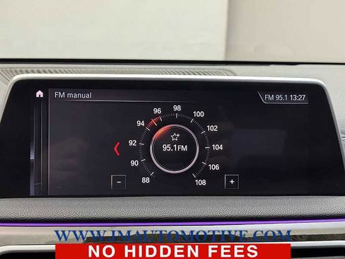 Used 2019 BMW 740i image 25