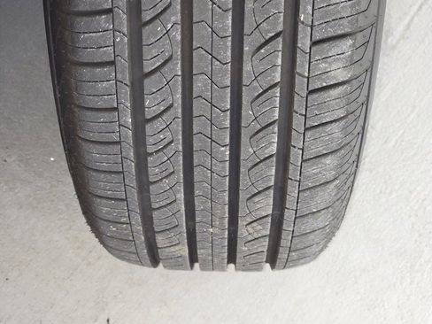 Used 2021 Toyota RAV4 XLE Premium image 13