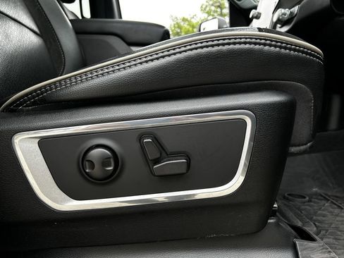 Used 2022 RAM 1500 Laramie w/ Night Edition AWD/4WD image 32